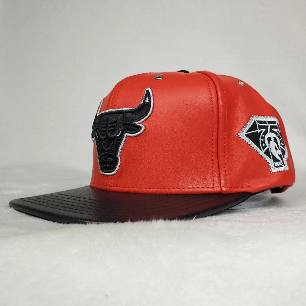 Chicago Bulls Mitchell & Ness NBA Snapback 3D Logo‎ Red Black Leather New